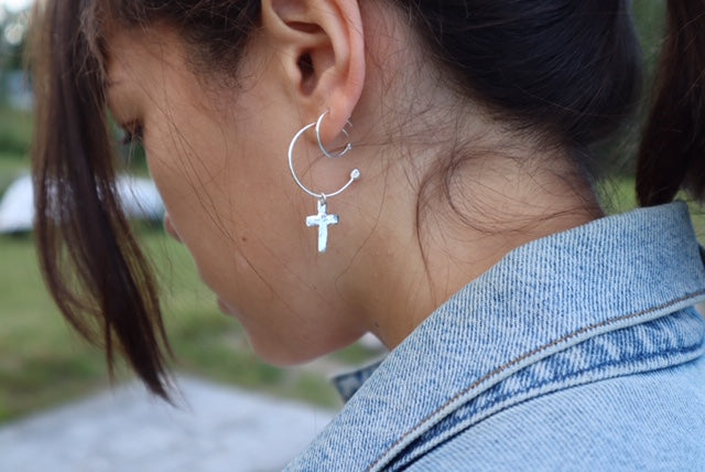 SYMBOL CROSS earring